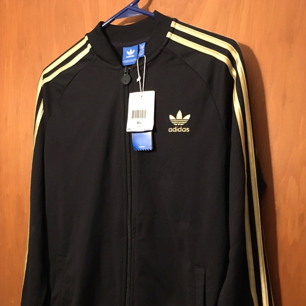 (NEW) Adidas J Superstar Black & Yellow Top